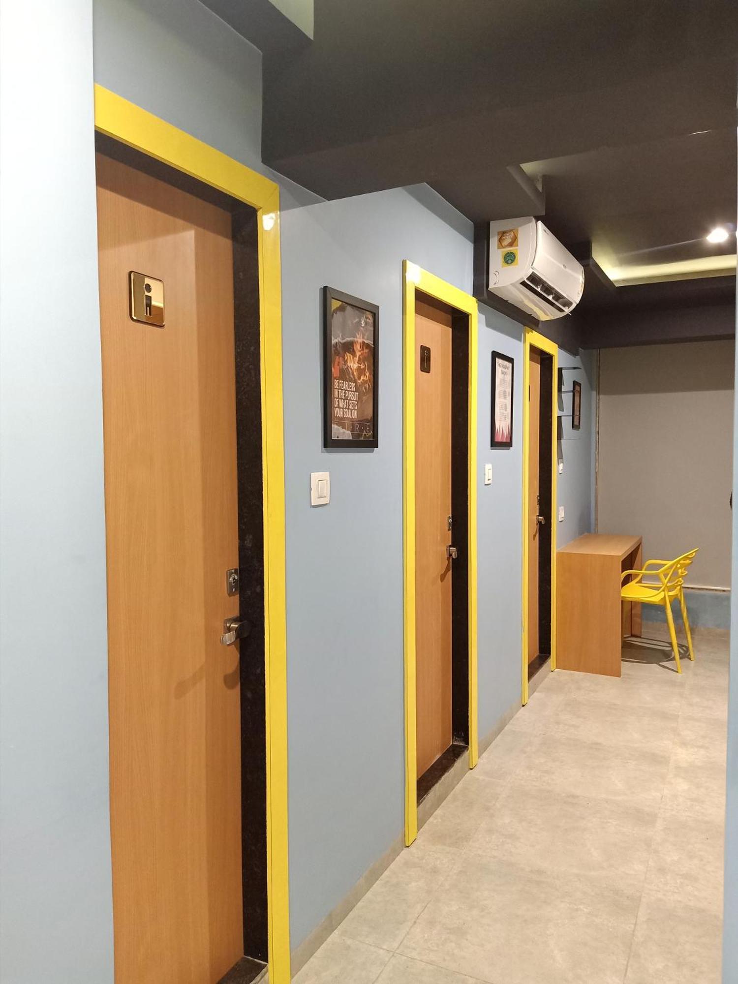 Stay Villa Hostel For Male And Female Мумбаи Экстерьер фото
