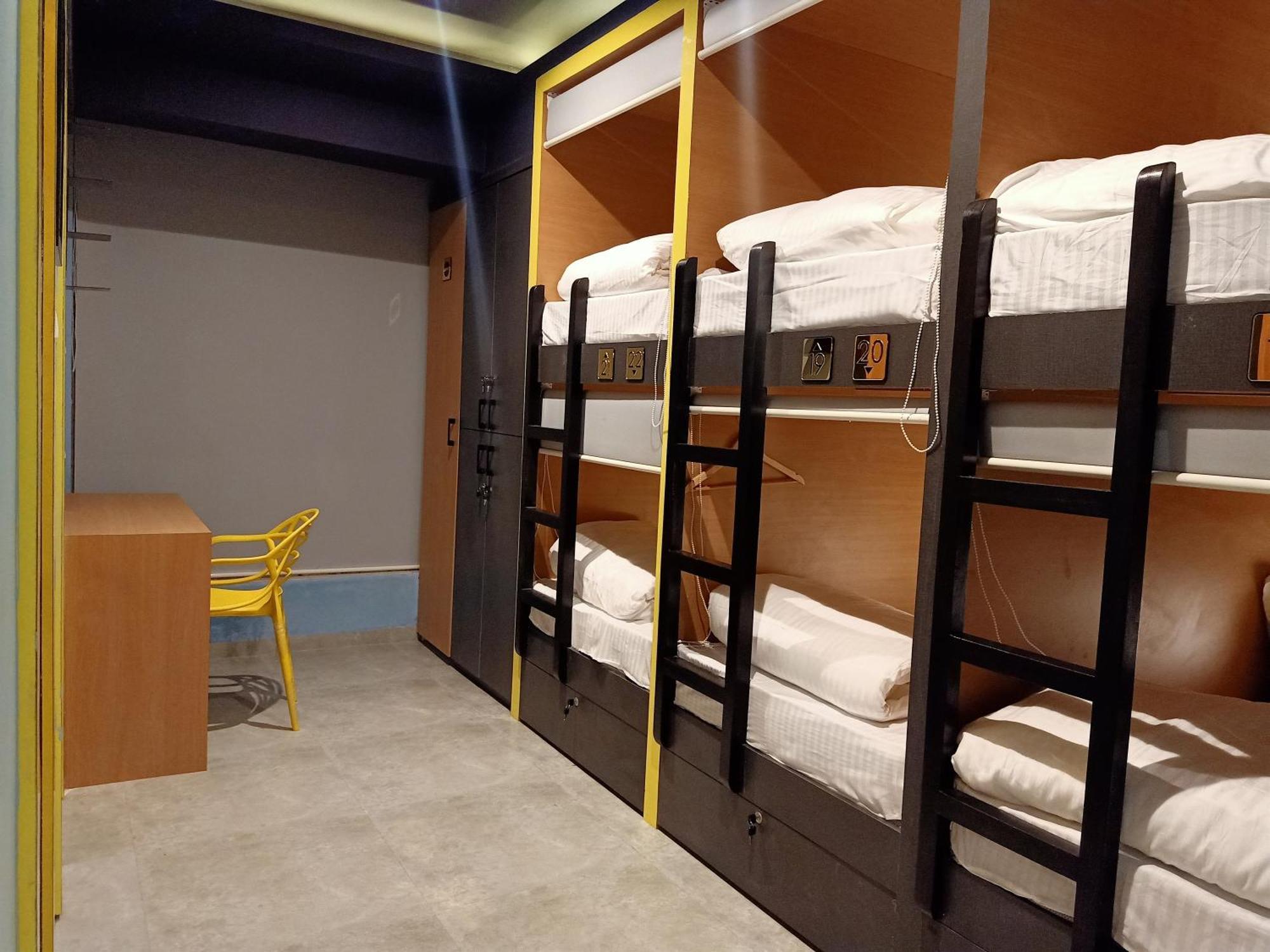 Stay Villa Hostel For Male And Female Мумбаи Экстерьер фото