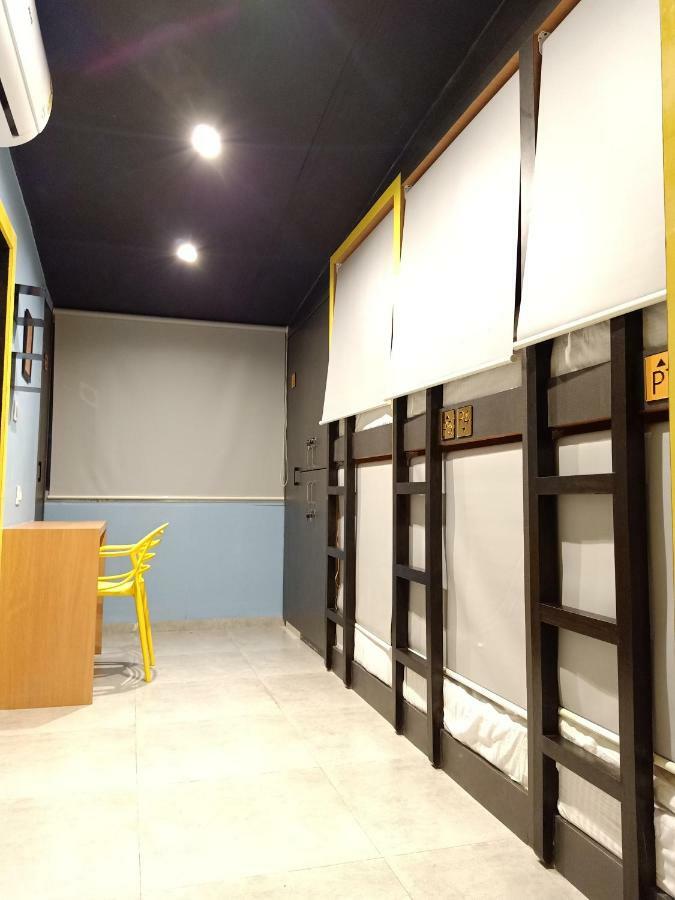 Stay Villa Hostel For Male And Female Мумбаи Экстерьер фото