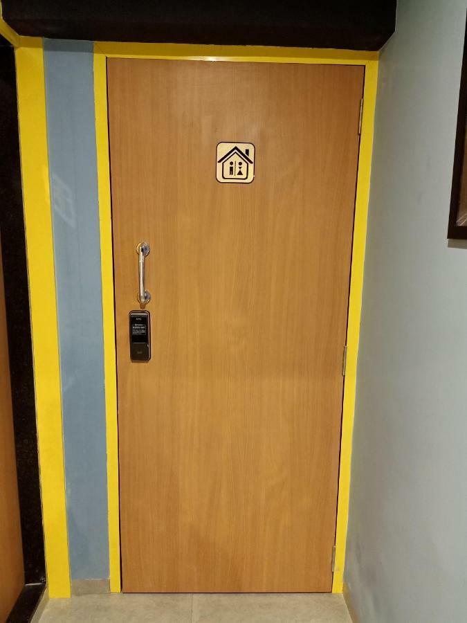 Stay Villa Hostel For Male And Female Мумбаи Экстерьер фото