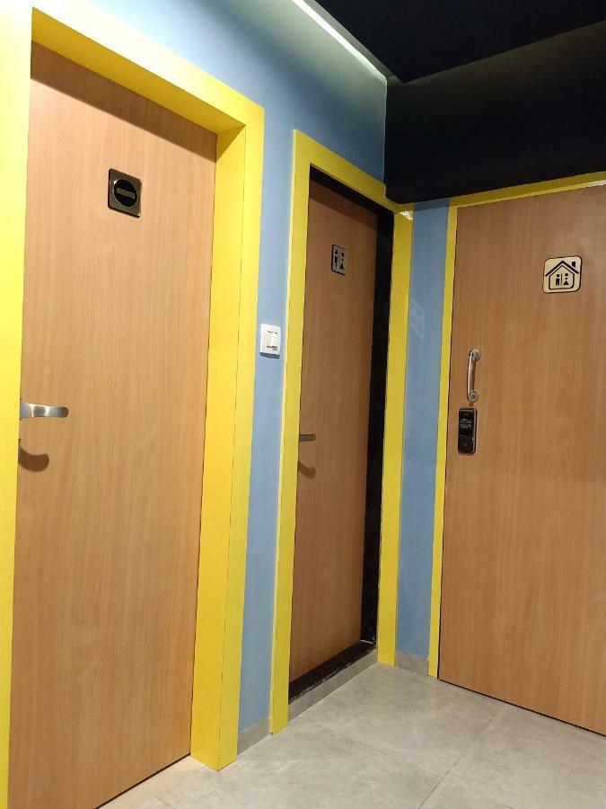 Stay Villa Hostel For Male And Female Мумбаи Экстерьер фото