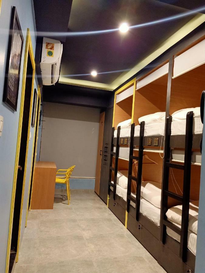 Stay Villa Hostel For Male And Female Мумбаи Экстерьер фото